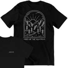 Lade das Bild in den Galerie-Viewer, Made for the Mountains Premium Organic T-Shirt Weiß / Schwarz / Grau