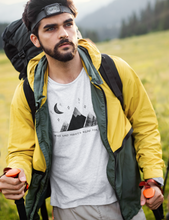 Lade das Bild in den Galerie-Viewer, Night Hiker Premium Organic T-Shirt Weiß
